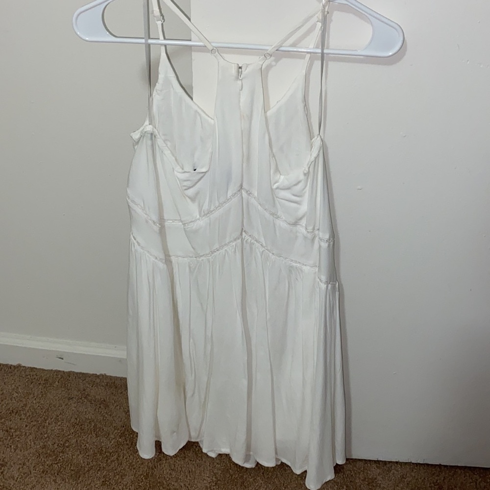 White Lulu’s dress - Picture 3 of 4